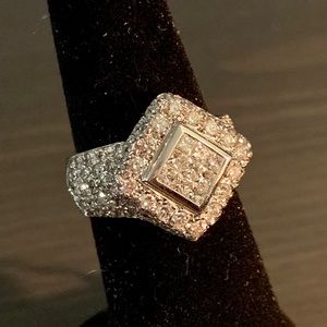 14kt Princess Cut Invisible Setting Diamond Ring